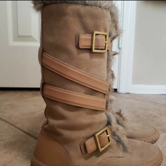 😍Authentic Tory Burch Jaden Rabbit Fur Boots - Picture 2 of 7